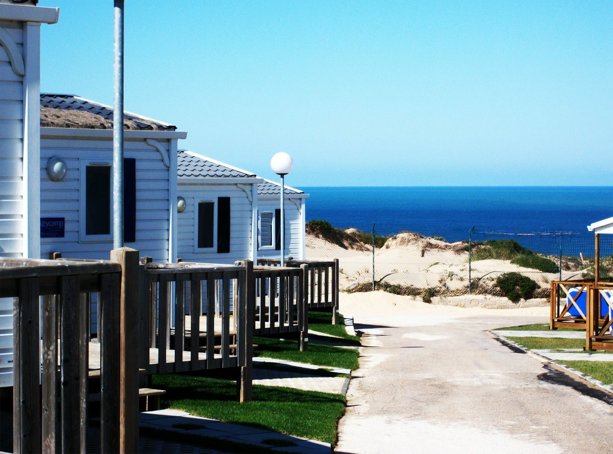Orbitur Guincho Bungalows - Caravan Park Cascais Bagian luar foto